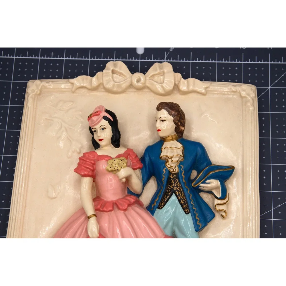 Vintage 3D Relief Wall Plaque Colonial Victorian Couple Chalkware 11x8.5‎